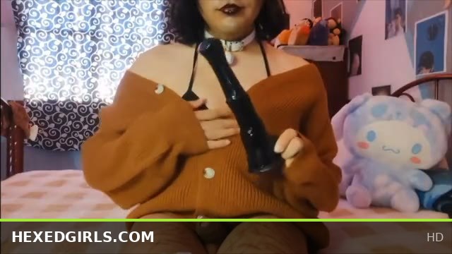 Alternative E-girl Pleasure Session Masturbating Seductively on Camera