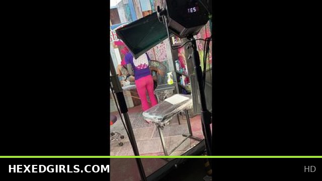 Tattooed Goth Slut Gets Pussy Licked and Sucks Cock During Ink Session
